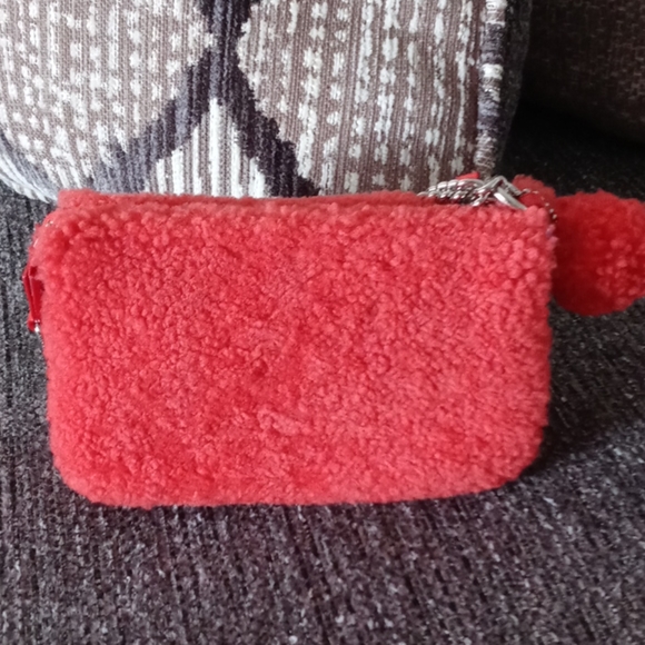 🆕 🏵RARE Coach🏵 - Shearling Nolita w/Pom Pom - Picture 2 of 14